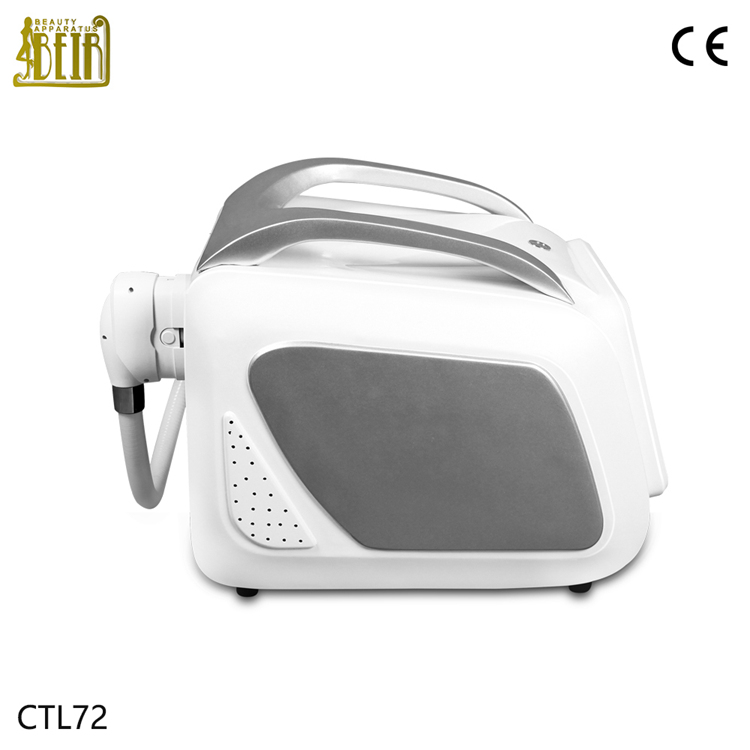 Single cryo handle cryolipolysis machine